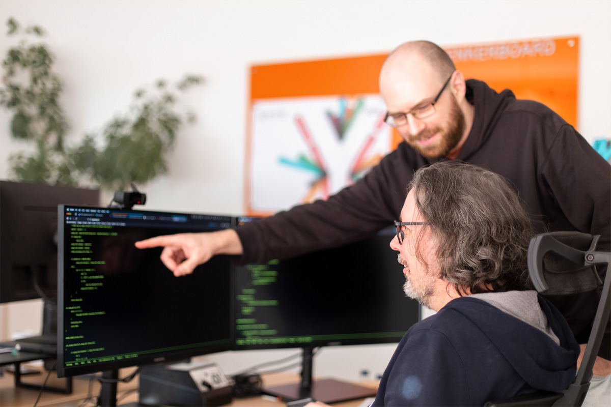 BAYOOTEC - Code-Review Insight Session - Unsere ExpertInnen analysieren deinen Code